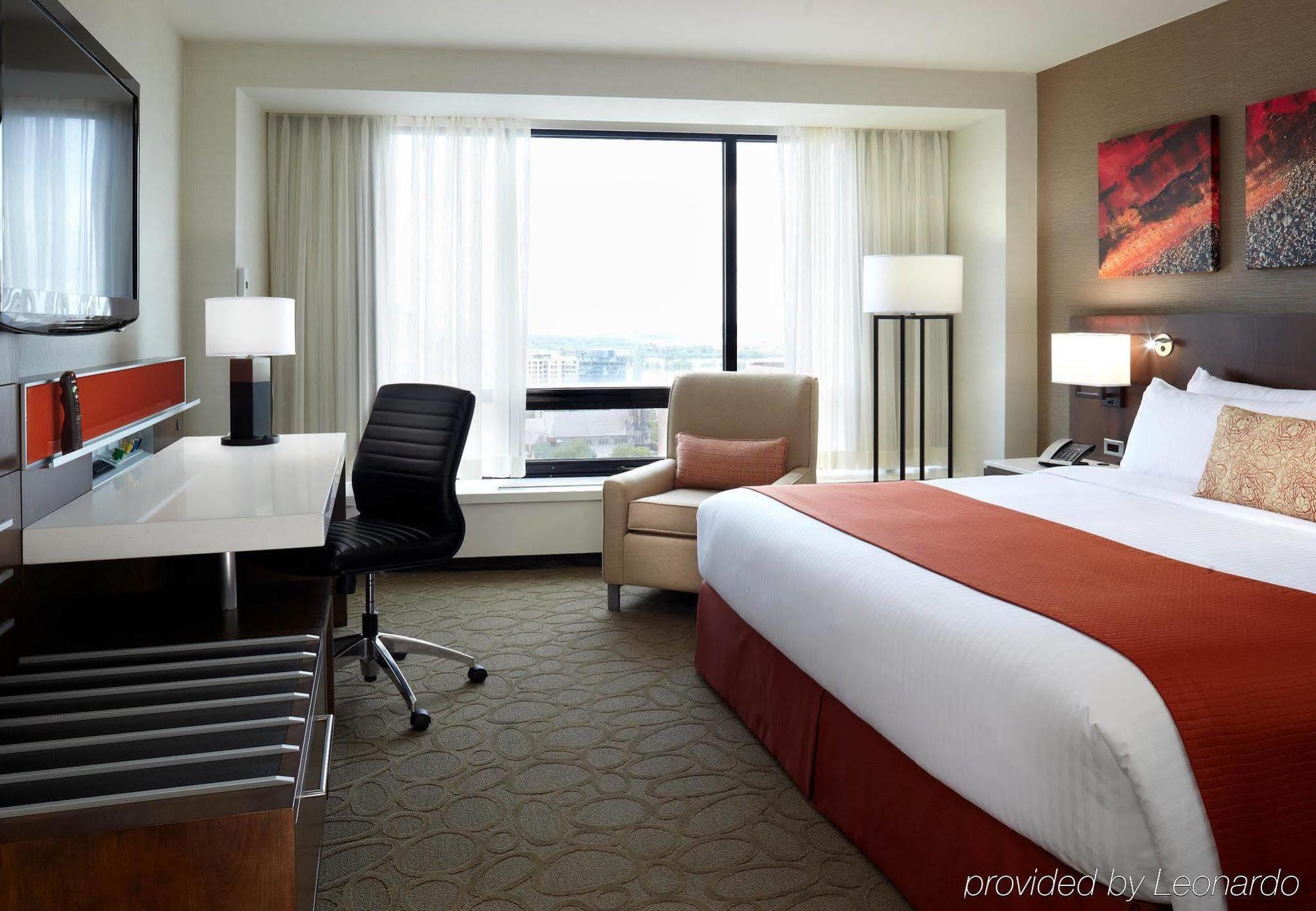 Hotel Delta By Marriott Centre