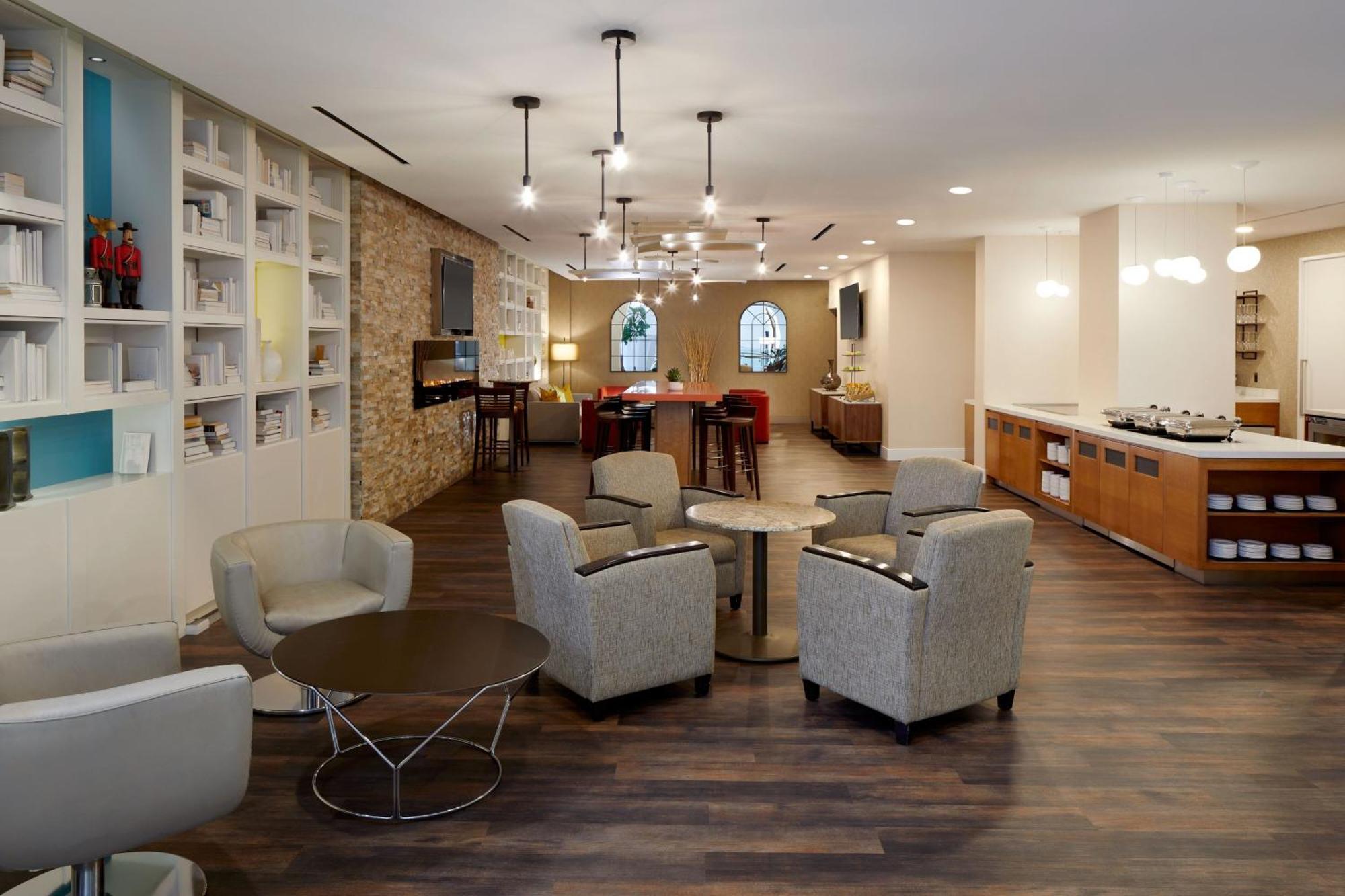Hotel Delta By Marriott Centre