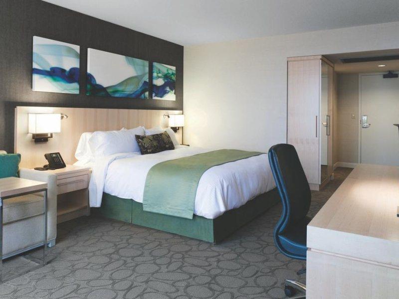 Hotel Delta By Marriott Centre 4*